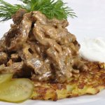 Бефстроганов из говядины с солеными огурцами - Бефстроганов из говядины рецепты