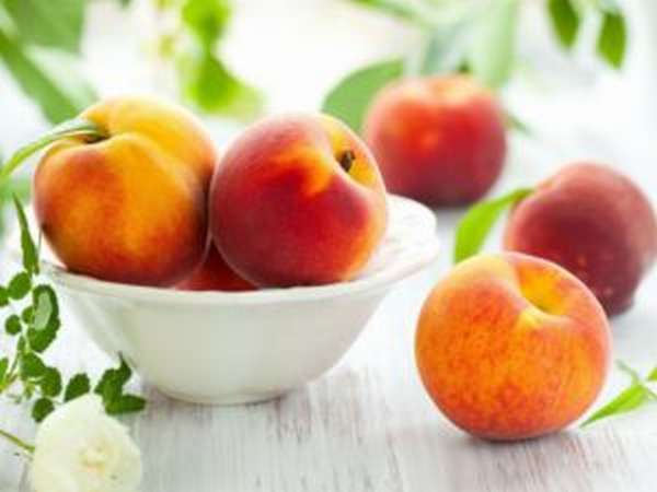 Canned peaches: benefits and harms