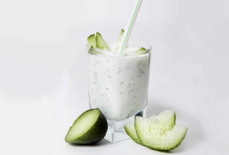 Fasting day on kefir and cucumbers