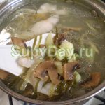 Суп из консервированной горбуши с грибами
