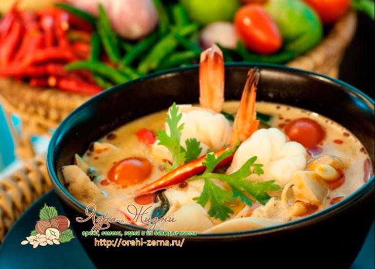 Тайский суп Том Ям Кха Кунг